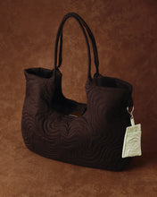 Load image into Gallery viewer, DLR LIP BALM POUCH
